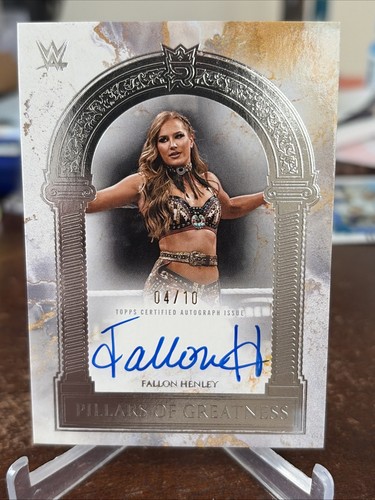 2025 topps royalty wwe fallon - 2025,
